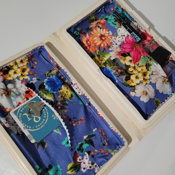 🚫SOLD Disney Beauty and the Beaat 90's VHS Upcycled Shoulder Handbag - Picture 7 of 8